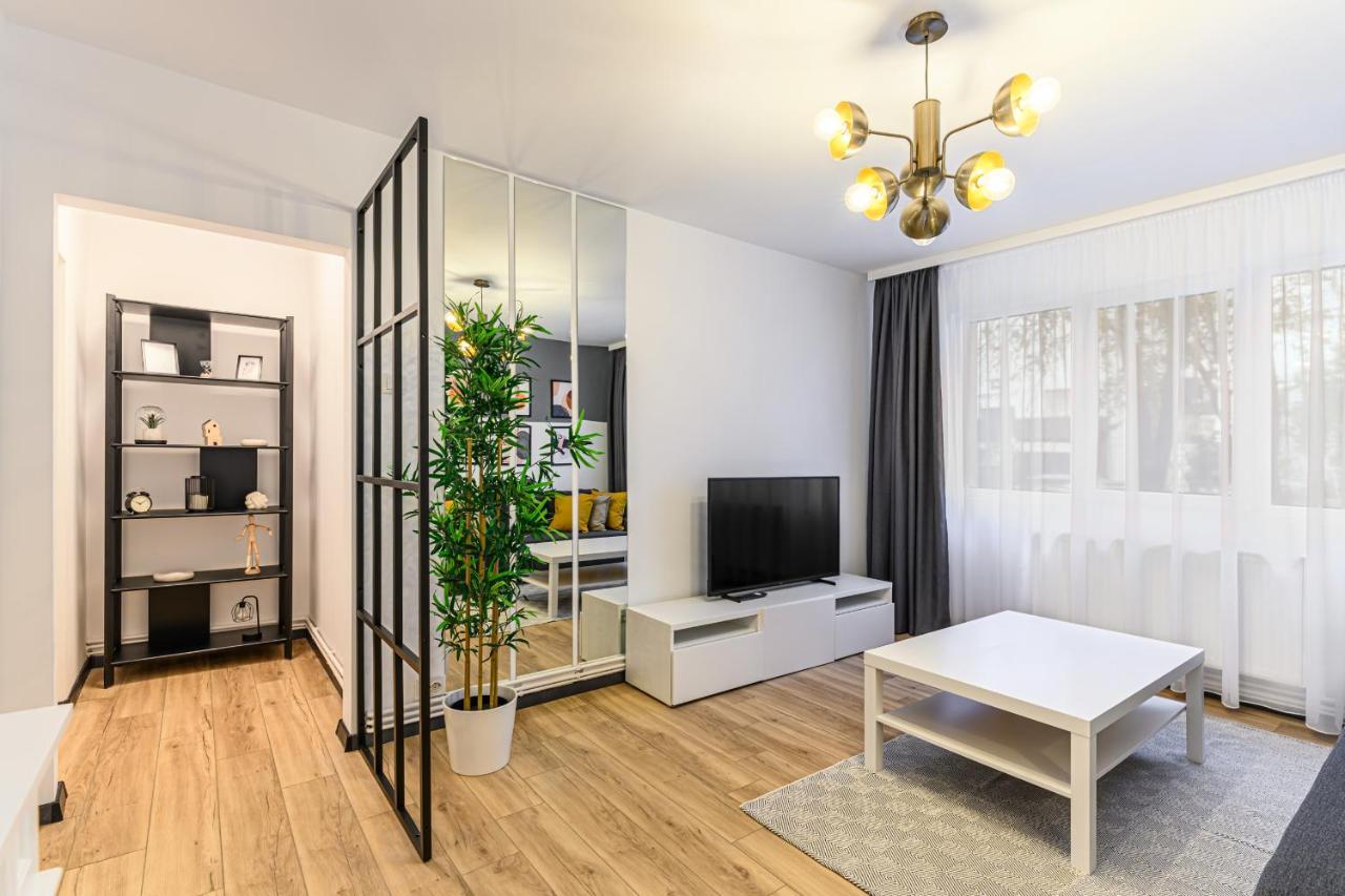 Travelers Hideout - Central Apartment บราชอฟ ภายนอก รูปภาพ
