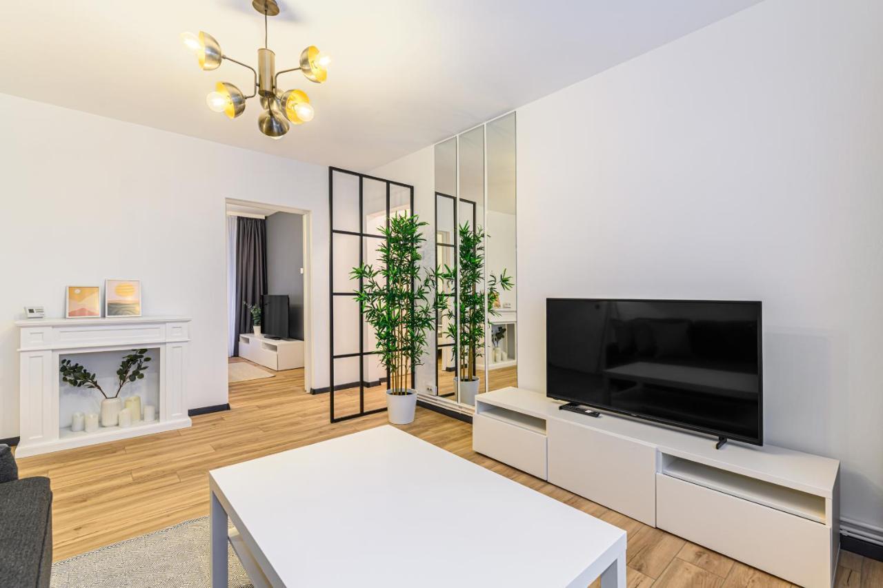 Travelers Hideout - Central Apartment บราชอฟ ภายนอก รูปภาพ